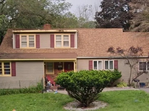 544 Nottingham Rd, Syracuse, NY 13210