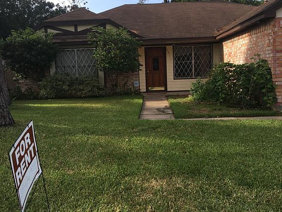 3rd image of 8411 Carmelwood Ln