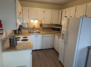 934 SW Caldew Dr, Portland, OR 97219