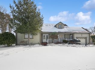 35 Saint Johns Pl, West Babylon, NY 11704
