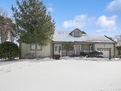 35 Saint Johns Place, West Babylon, NY, 11704