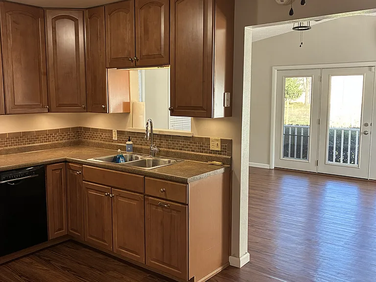 506 Connecticut Dr — Photo 6