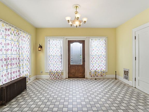 4th image of 310 E Madison Ave