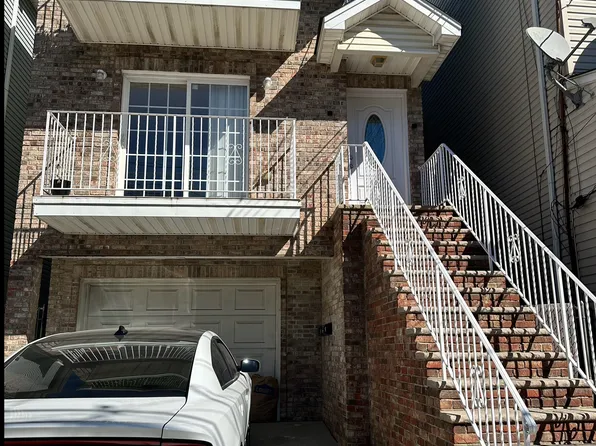555 Livingston St #2, Elizabethport, NJ 07206