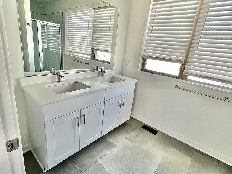 3103 Beachview Ln — Photo 42