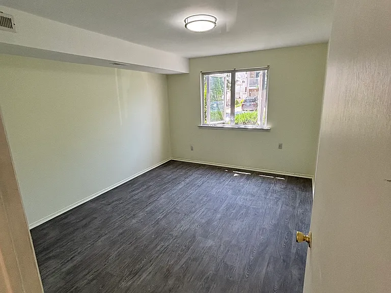 21 Evan Pl — Photo 16
