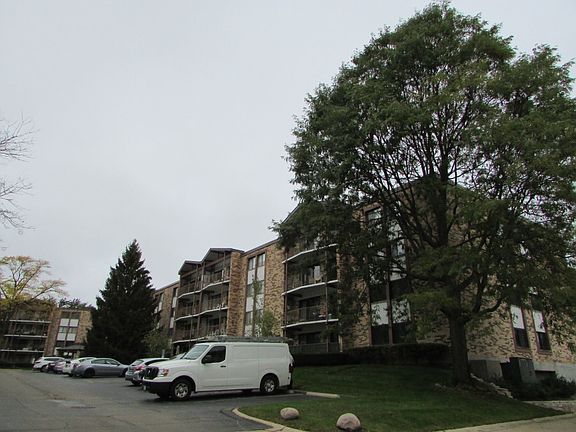 2nd image of 250 W Parliament Pl APT 303