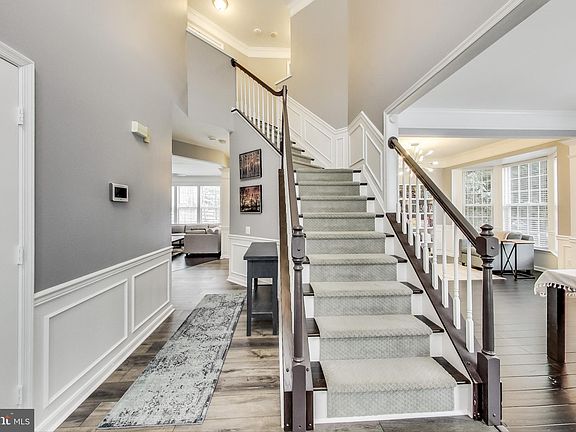 3rd image of 7821 Heritage Farm Dr