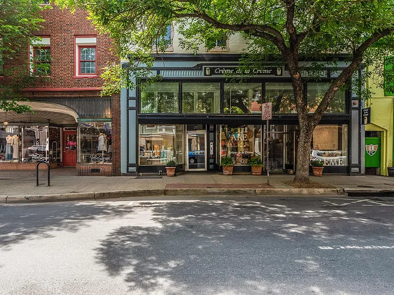 205 N Market St — Photo 16
