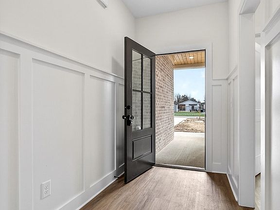3rd image of 506 Morgan Dr