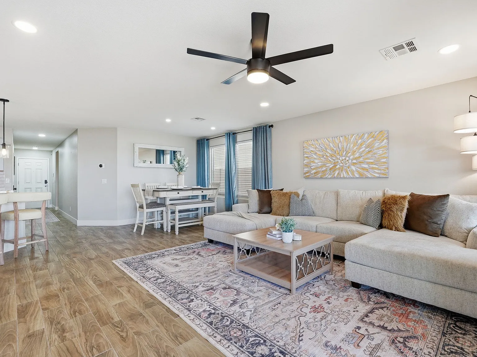 E Longhorn St, San Tan Valley — Photo 2