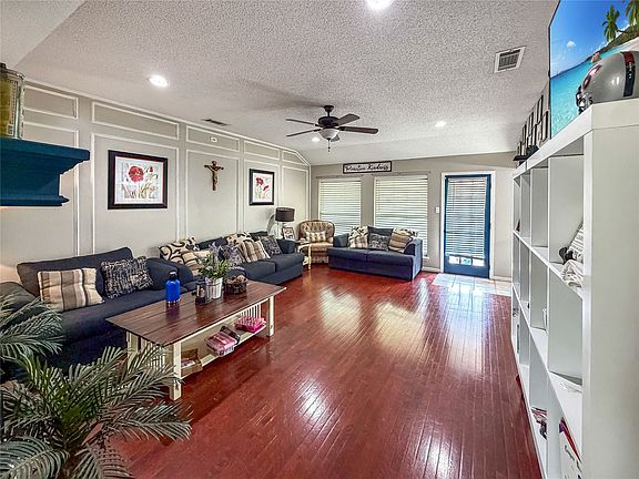 2nd image of 5241 Meadowick Ln