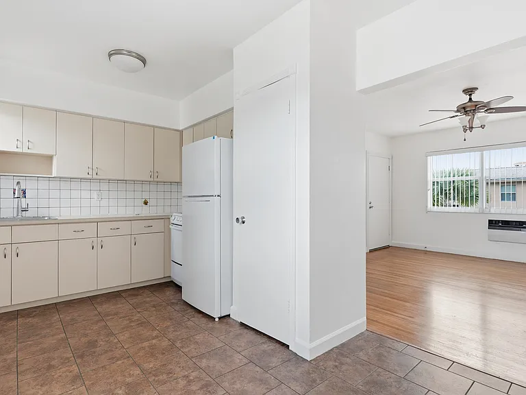 12 Sidonia Ave #3 — Photo 6