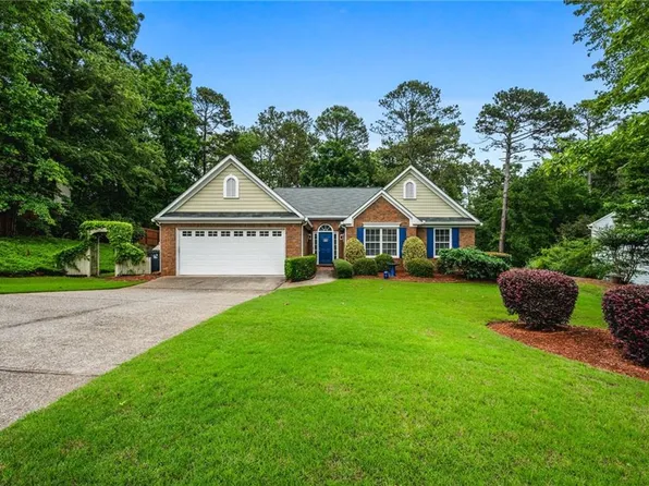 3770 Wake Robin Way, Cumming, GA 30028