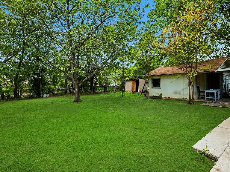 1034 Eldorado St — Photo 12