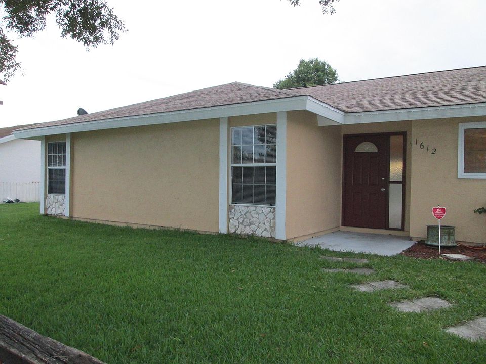 1st image of 1612 SE Cascella Court