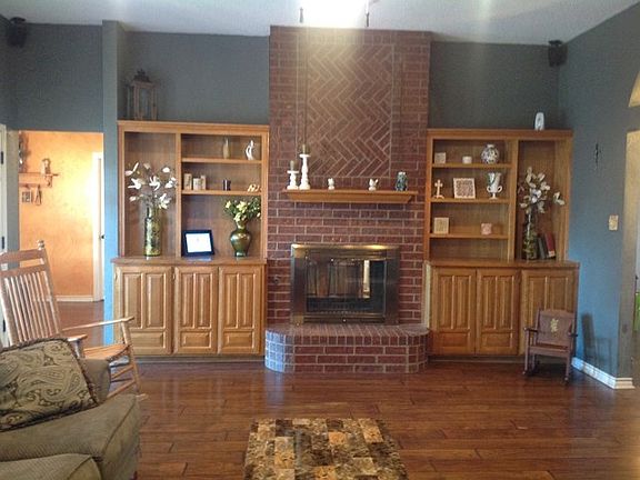 Built in shelves in living