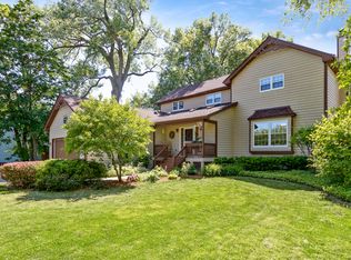 70 Rodenburg Rd, Roselle, IL 60172