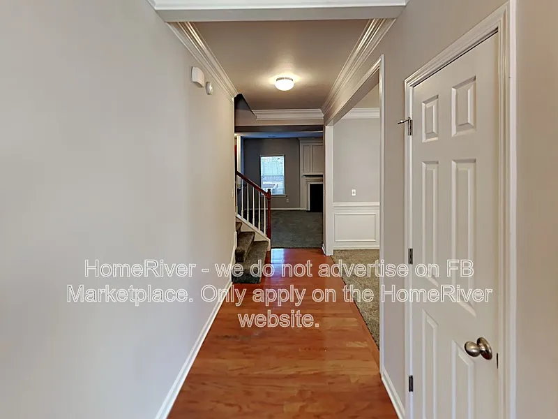 3 bed, 2.5 bath, 2568 sqft, $2,275 — Photo 2