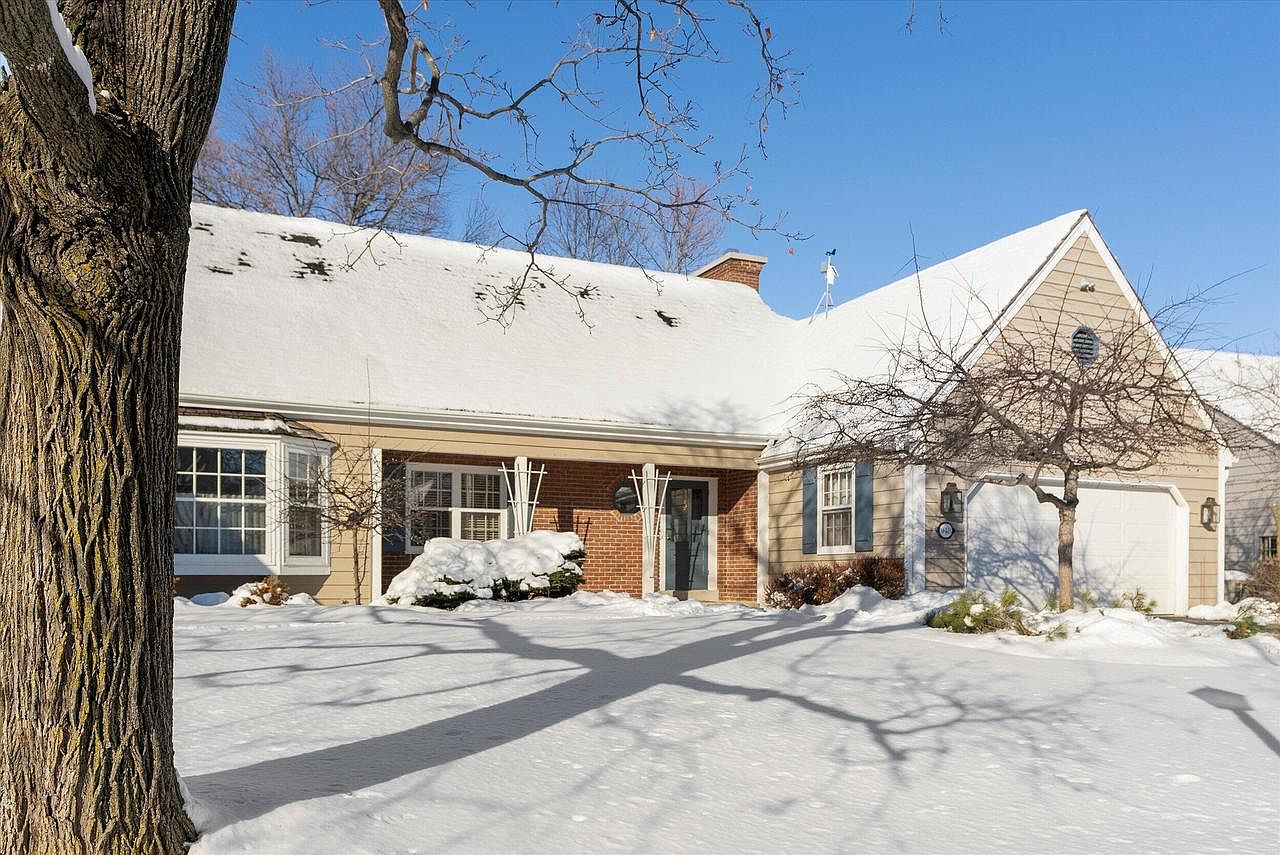 948 West Shaker CIR, Mequon, WI 53092 Zillow