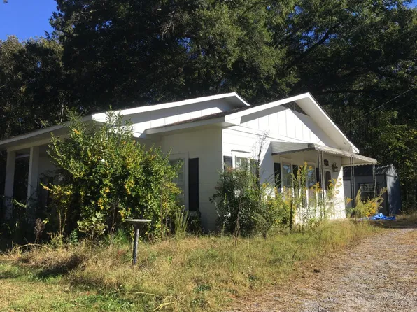 19 Pine Tree Rd, Falkville, AL 35622