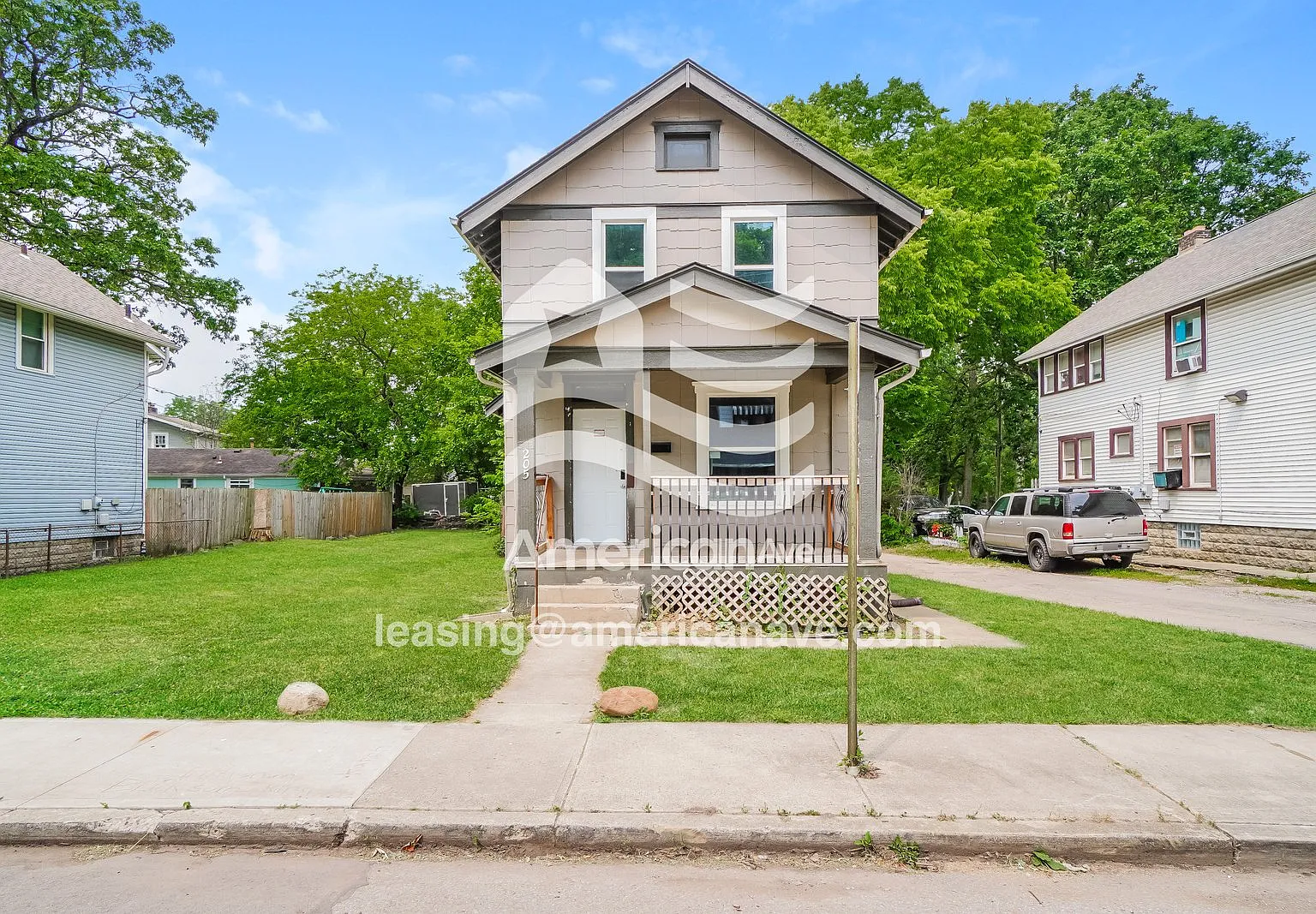 2 bed, 1.0 bath, 1022 sqft, $1,114 — Photo 1