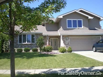 1st image of 932 Apple Dr