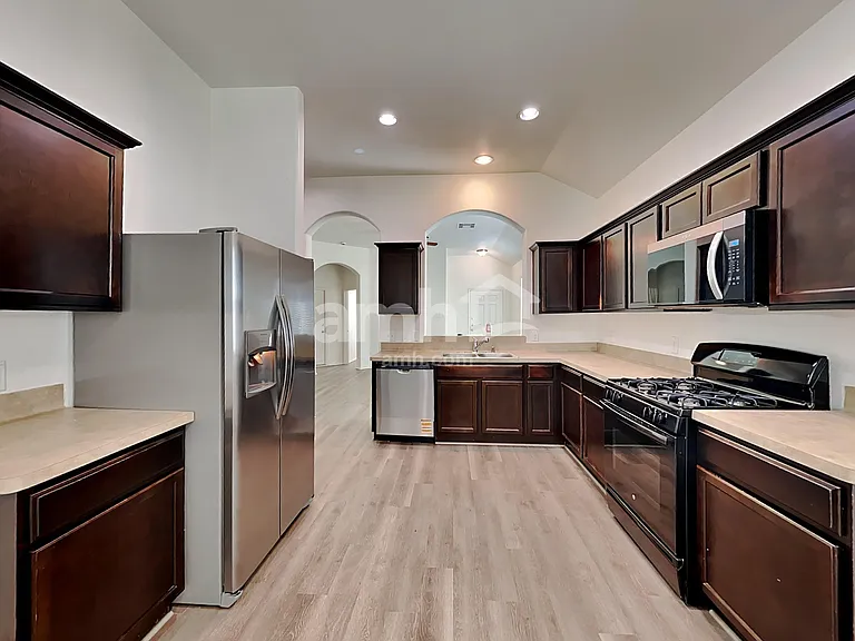 10016 Sterling Place Dr — Photo 3