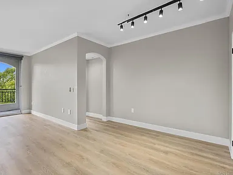 9253 Regents Rd #A301 — Photo 11