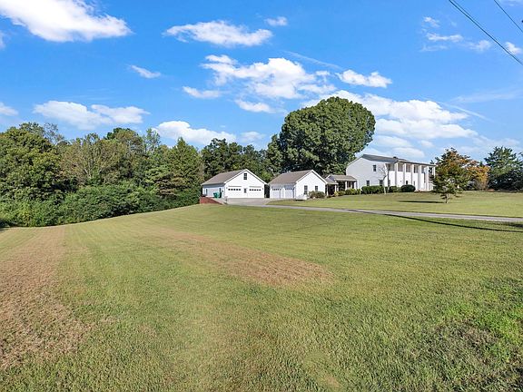 4th image of 616 County Road 406