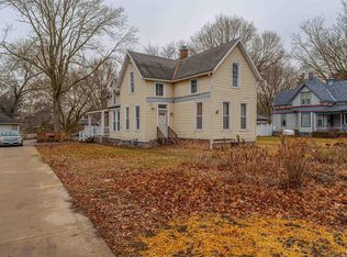 435 N Union St, Lincoln, IL 62656