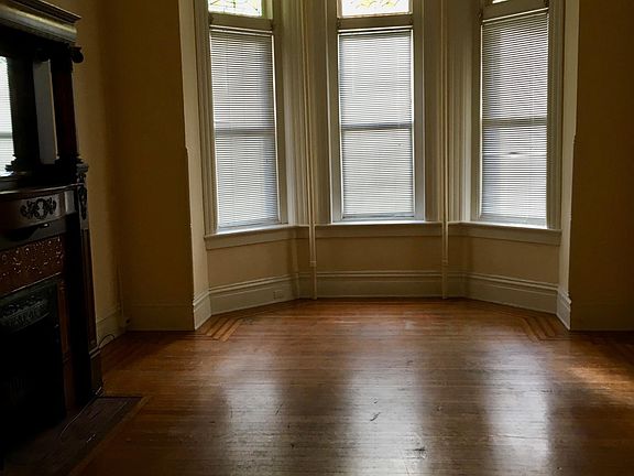 3rd image of 1614 W Grace St #1