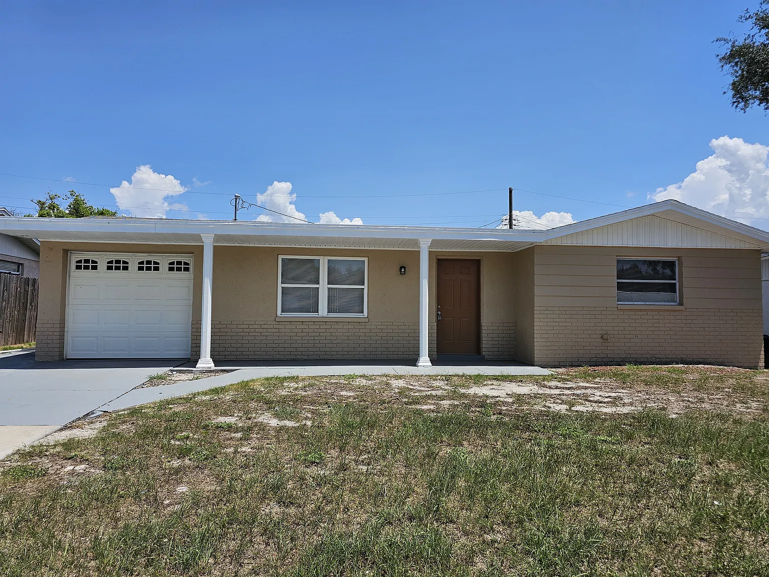 2 bed, 888 sqft, $1,700 — Photo 1