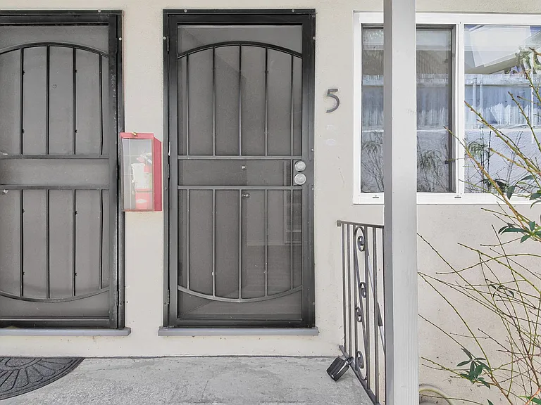 1024 Loma Avenue — Photo 46