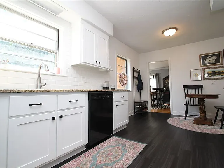 619 Vale Ave N — Photo 13