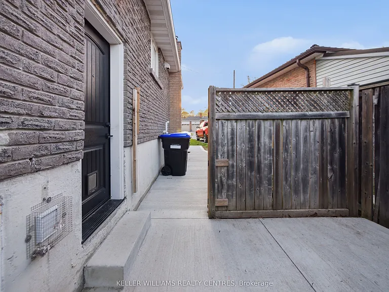 25 Townsend Ave #B — Photo 35