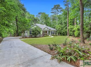 3 Willoughby Ln, Savannah, GA 31411