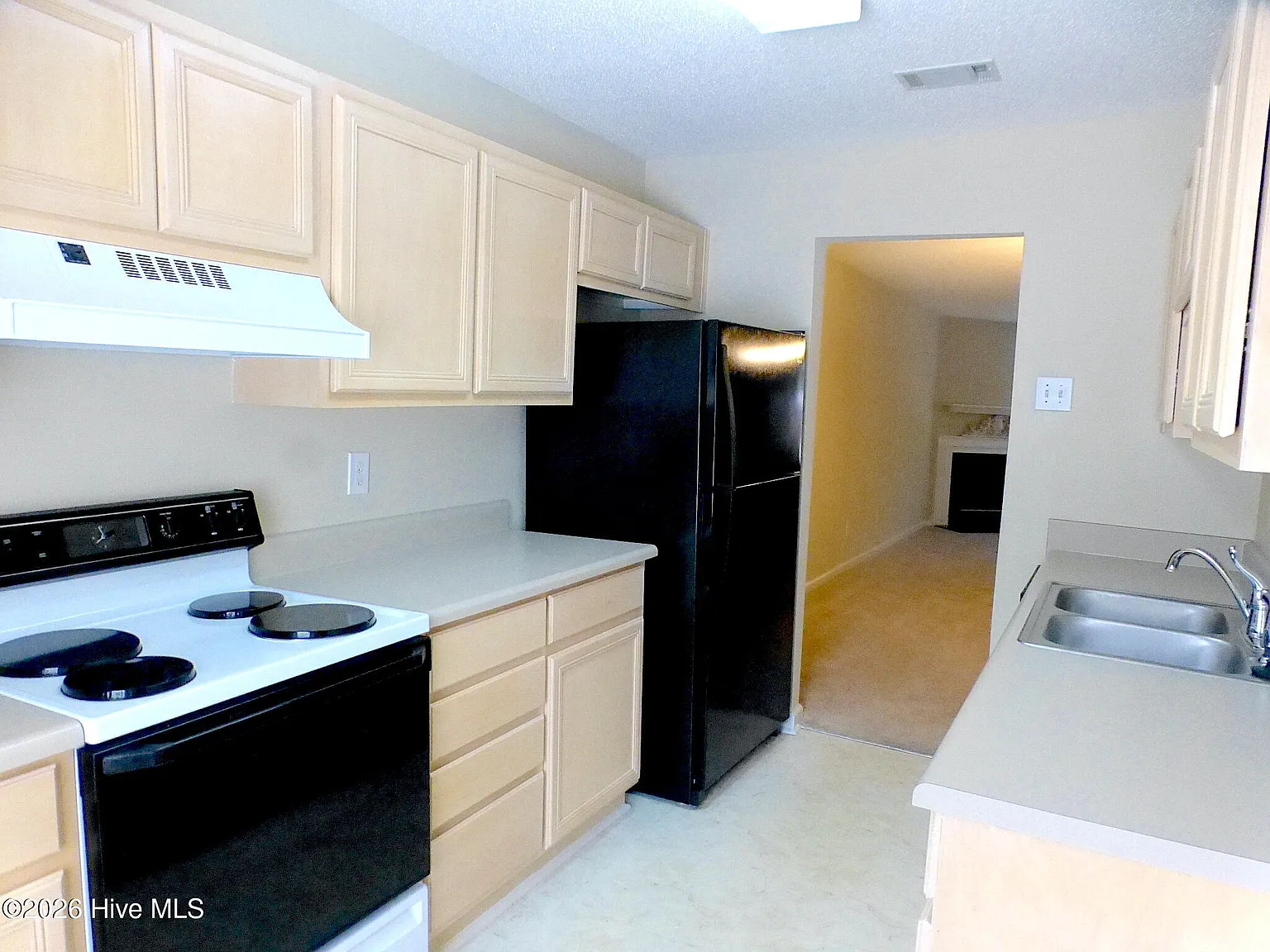 2 bed, 2.0 bath, 1100 sqft, $1,285 — Photo 2