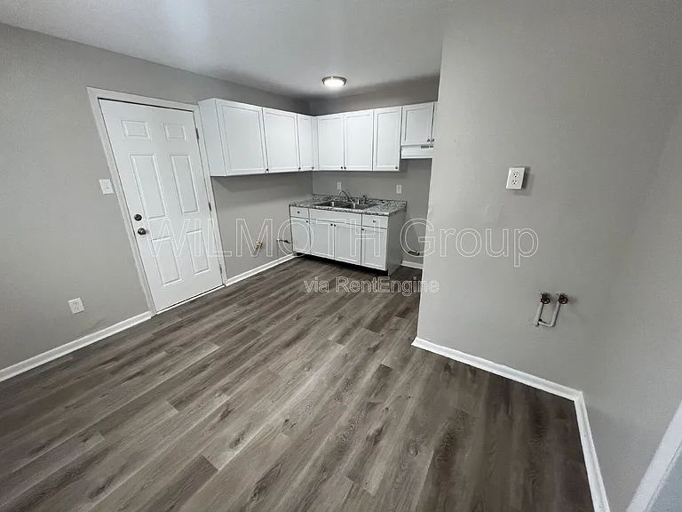 2920 N Lasalle St — Photo 5