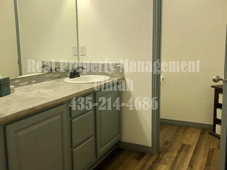 664 S 410 E #C — Photo 29