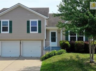 8627 NE 115th Ter, Kansas City, MO 64157