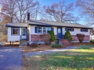 5 Algonquin Dr, Burlington, MA 01803