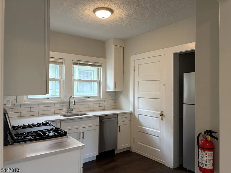 54 Label St #2 — Photo 9
