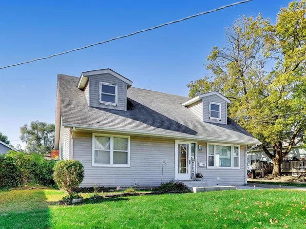 205 N Green St, Carpentersville, IL 60110