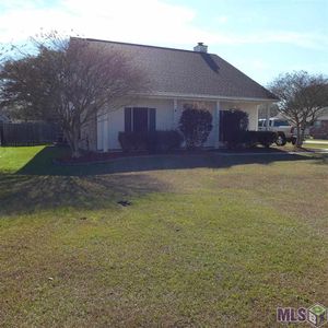 13472 Meadow Crossing Dr, Walker, LA, 70785