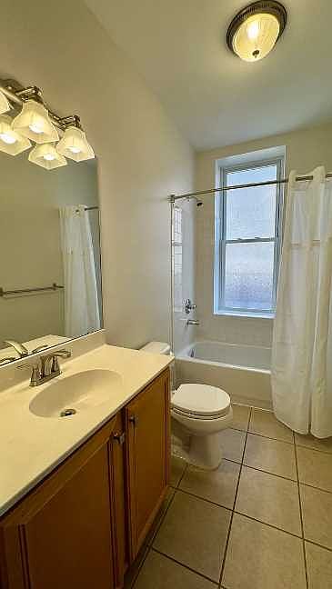 2nd image of 1925 Auburn Ave Unit 6