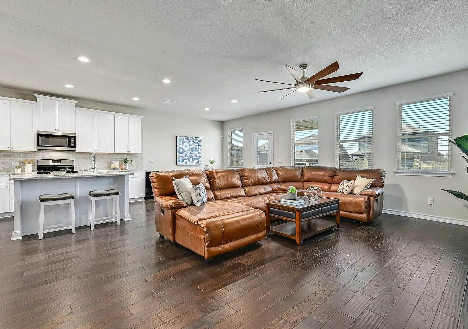 Beautiful 3BR / 2BA Rental Home with 2-Car Garage in Leander! — Photo 1