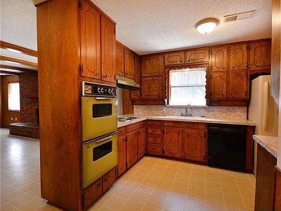 5th image of 209 Timberline Dr N
