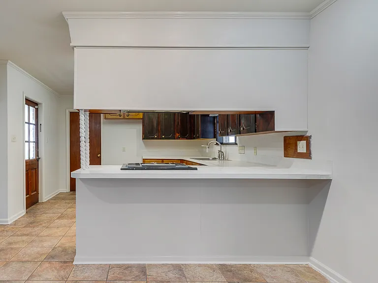 113 Aberdeen Dr — Photo 5