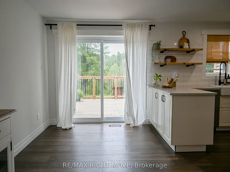 4287 Huronia Rd — Photo 11